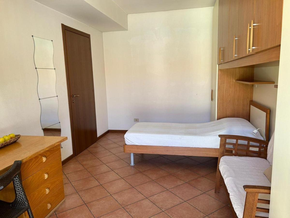 Lecco Only Females Guest House Zewnętrze zdjęcie